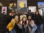 Les jeunes artistes en compagnie des membres du MOUV et d'employés de l'OMHM ayant contribué à l'organisation de l'exposition.