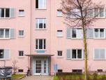 Les habitants peignaient leurs immeubles en rose pour remercier, en quelque sorte, leur héroïne.