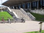 John avait toujours été un passionné de sport, mais le monde du CEPSUM, le Centre Sportif de l'Université de Montréal, était un royaume qu'il n'avait pas encore exploré.