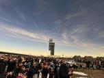 Lorsque le moment est enfin arrivé, et que la lune a commencé son lent ballet devant le soleil, un frisson a parcouru l'assemblée.