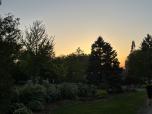 Alors que le soleil commençait à descendre, nous avons trouvé un endroit parfait pour observer le coucher de soleil.