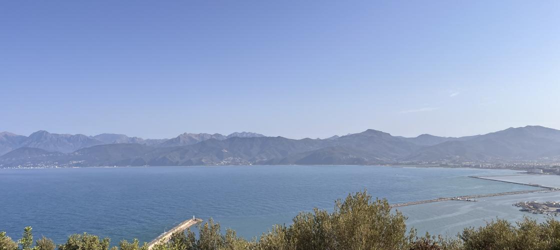 Mes vacances à Béjaïa étaient tout simplement mémorables. Mes vacances à Béjaïa étaient tout simplement mémorables.