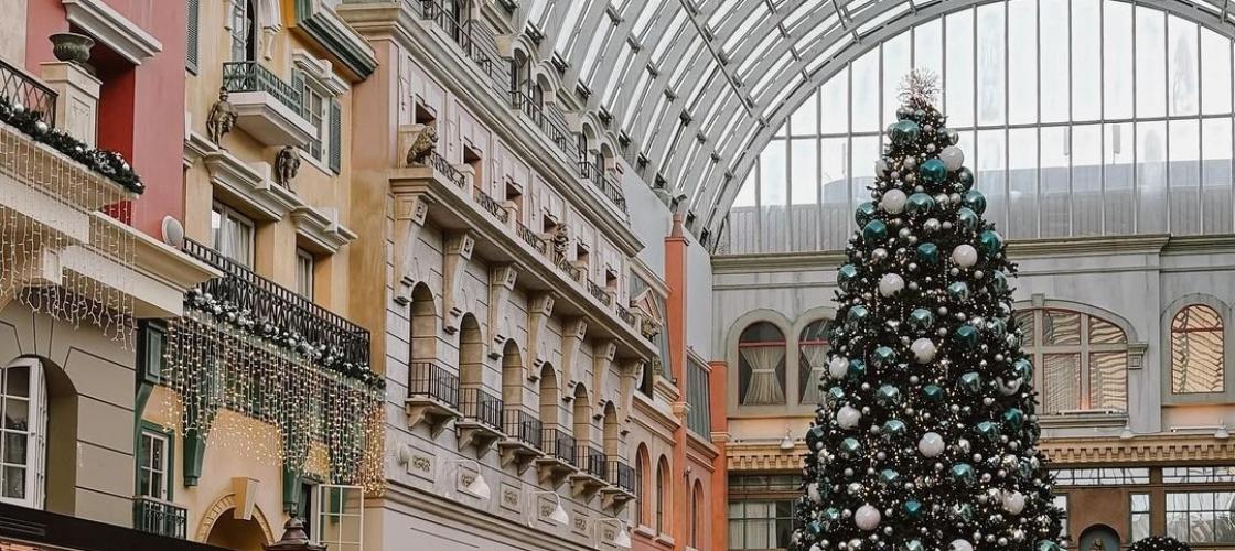 Le West Edmonton Mall était plus qu'un simple centre commercial; c'était un lieu d'aventures sans fin.